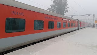 15159/Chhapra - Durg Sarnath Express arriving at Chitbaragaon Railway Station