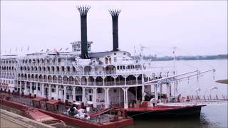 Boarding The American Queen (Steamboat)