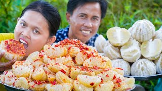 Eating Pomelo with Spicy Salt Recipe - Mixed Grapefruit with Spicy Salt in Village