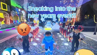 SNEAKING INTO THE NEW YEARS PARTY?! | Old Royale High Lobbies