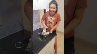 mẹ anh làm Tokbokki từ cơm nguội p1