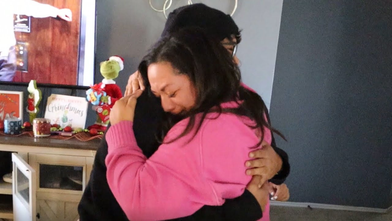 Surprising Mom For Christmas Youtube
