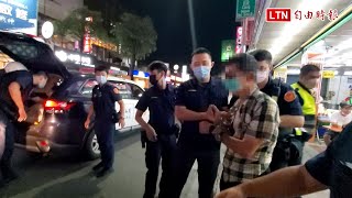 通緝犯見警不停待轉區 違停人行道GG了