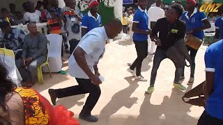 CATHOLIC PRIEST DANCING UNTO GOD IN OGENE STYLE.. OGENE TRANSFORMATION