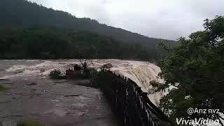 മഴ കാലത്ത്  വെള്ളച്ചാട്ടത്തിന്റ ഭംഗി അതു വേറെ ലെവൽ ആണ്