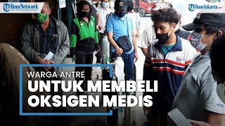 Antrean Pembeli Oksigen Medis Terlihat di Kawasan Pasar Manggis Jakarta Selatan