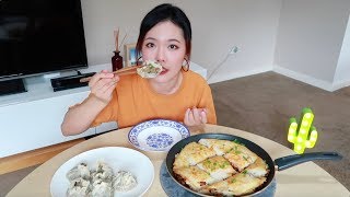 幸福！吃妈妈做的武汉豆皮和烧麦+闲聊 | ItsRossieRao