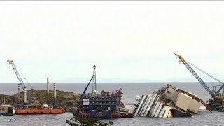 Operação para endireitar Costa Concordia adiada por algumas horas