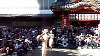 ２００９年第３２回大須大道町人祭金粉ショーat明王殿３