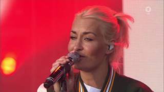 Sarah Connor - Wie schön du bist (Live) - (Grand Prix Party 2015)