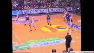 Zbigniew Białek 22 punkty 7 zbiórek 4 asysty 4 przechwyty vs Anwil Wocławek 17.01.2004