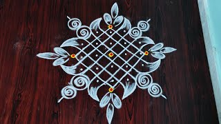 #easyrangoli #beautifulkolam #traditionalrangoli #muggulu #kolam #smallkolam #pandagamuggu