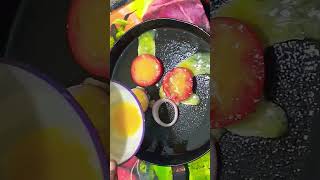 अंडे का ये क्या फंडा #recipe #प्याजअंडा हाफ  फ्राई #please  like share subscribe my channel support,