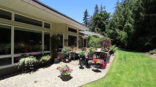 Single level patio home located in beautiful Parksville