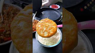 The leavened pie without kneading or rolling the dough is crispy on the outside