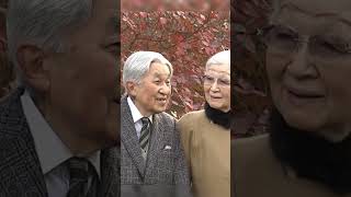 日本上天皇迎來89歲生日，跟美智子在皇家花園散步