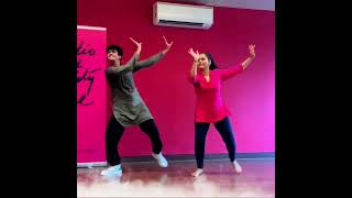 best Dance performance || Ban Than Chali Dekho a Jaate Re!! Bollywood old song dance video