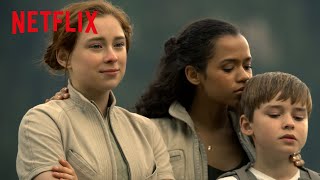Perdidos no Espaço | Featurette: A viagem dos Robinson [HD] | Netflix