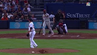 PHI@ATL: Howard hammers a solo dinger to left field