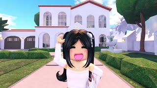 I won the Spanish VILLA!  | Roblox Bayside High School