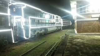 Chegada e manobra do trem de natal no pátio de Campinas SP