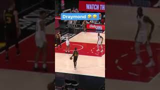Draymond Green rejects Trae Young after the play 🤣