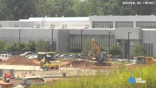 5 Apple employees taken to hospital after chemical leak