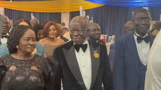 Otumfuo demonstrates His dancing skills at Oguaamanhene’s royal dinner held at Cape Coast Ucc.