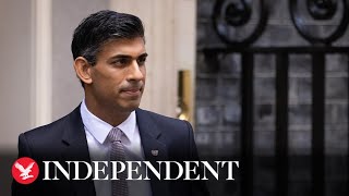 Bizarre moment Rishi Sunak is reminded to stand up and respond in PMQs 4