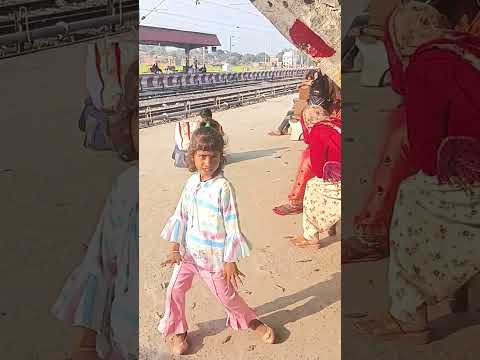 Pahle Adaon Ki Bijali - YouTube