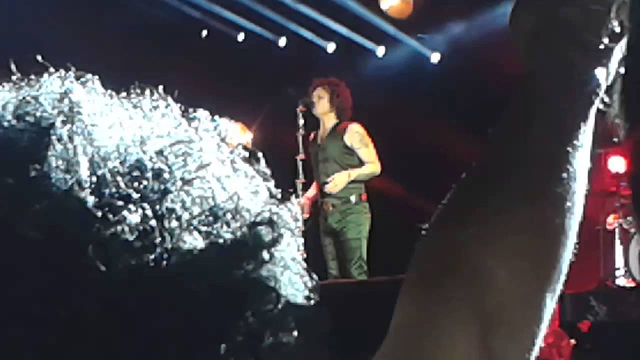 Enrique Bunbury En Neza El Extranjero - YouTube