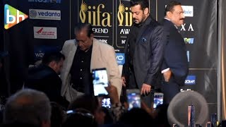 Salman Khan's SWEETEST Gesture For An Old Man | IIFA 2017 Press Conference