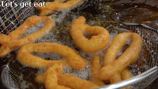 how to make sweet twisted doughnuts in korea, cooking bread, korean doughnuts, korea street food