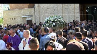 Omicidio Montesilvano - Una folla commossa al funerale di Antonio (IMMAGINI)