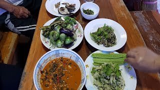 กินข้าวแลง แจ่วเห็ดฟาง+ซุปหน่อไม้ส้ม+แกงคั่วหอยเชอรี่ ผักสดๆจากสวนหน้าบ้าน