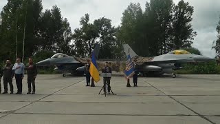 Zelenskyy puts newly-arrived F-16 fighter jets on display in Ukraine