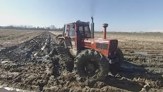 MUST SEE! Ploughing in extreme conditions with tracks!