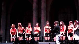 [Fancam] Sundown Festival 2010, Fans Sings Birthday Song For Lizzy