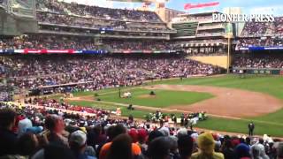 Video: #MNTwins fans chant \