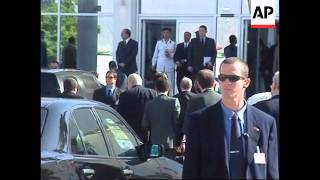 EGYPT: BARAK ARRIVES FOR 2 DAY MIDDLE EAST SUMMIT