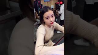 网管美女朵儿已经彻底沦陷被征服，直播时已经确定恋爱关系