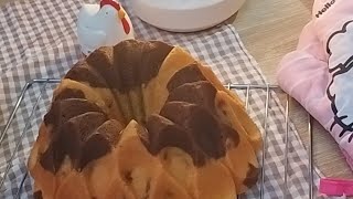 Buat MARMER BUTTER CAKE, pakai loyang peacock Bundt pan,lembuut gak nahan, pengenya tambah terus