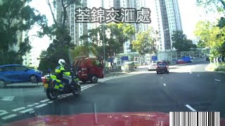 七人車疑行錯線CUT雙白，被現場埋伏交通警當場斷正😱🙈