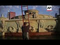 inside chicago’s iconic buckingham fountain