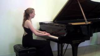 Sarah Molenaar plays \