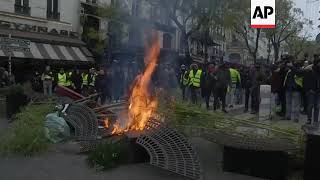 Paris protesters build barricades and set fires