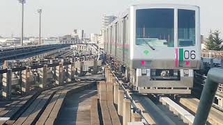 日暮里舎人ライナー300形  306編成   回送列車   舎人公園駅2番線発車、330形 日暮里行き入線