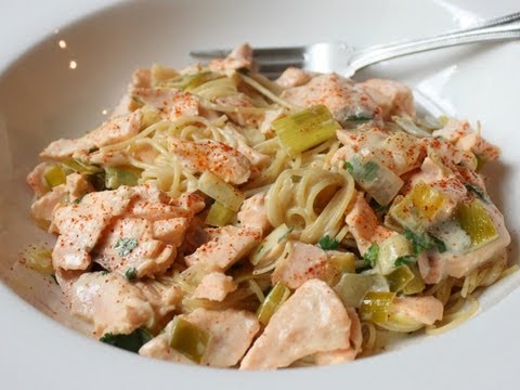 Creamy salmon and leek pasta