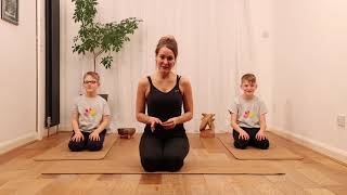 1 Minute Yoga for Kids #15 I Reclined Twist I YogoJo Hatha for Happy Families