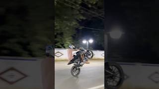 Wheelie lovers 🔥🤌 #duke250 #shorts #youtube #bikes